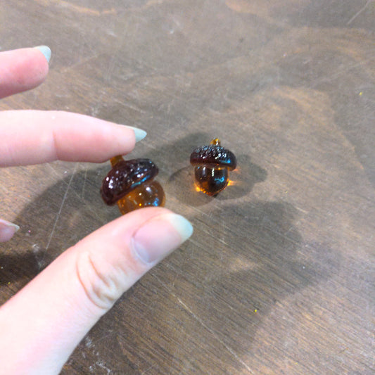Glass acorns - Urban Sprouts