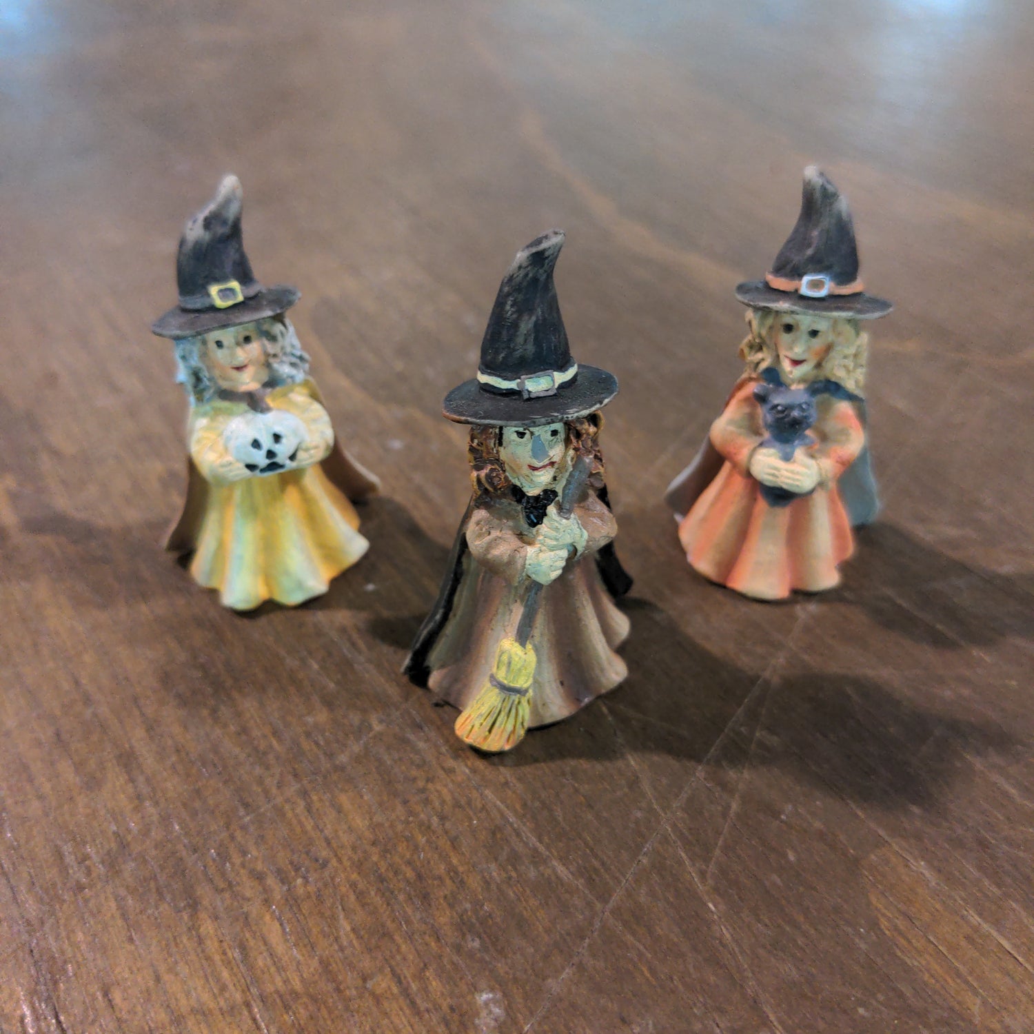 Little witch figure - Urban Sprouts