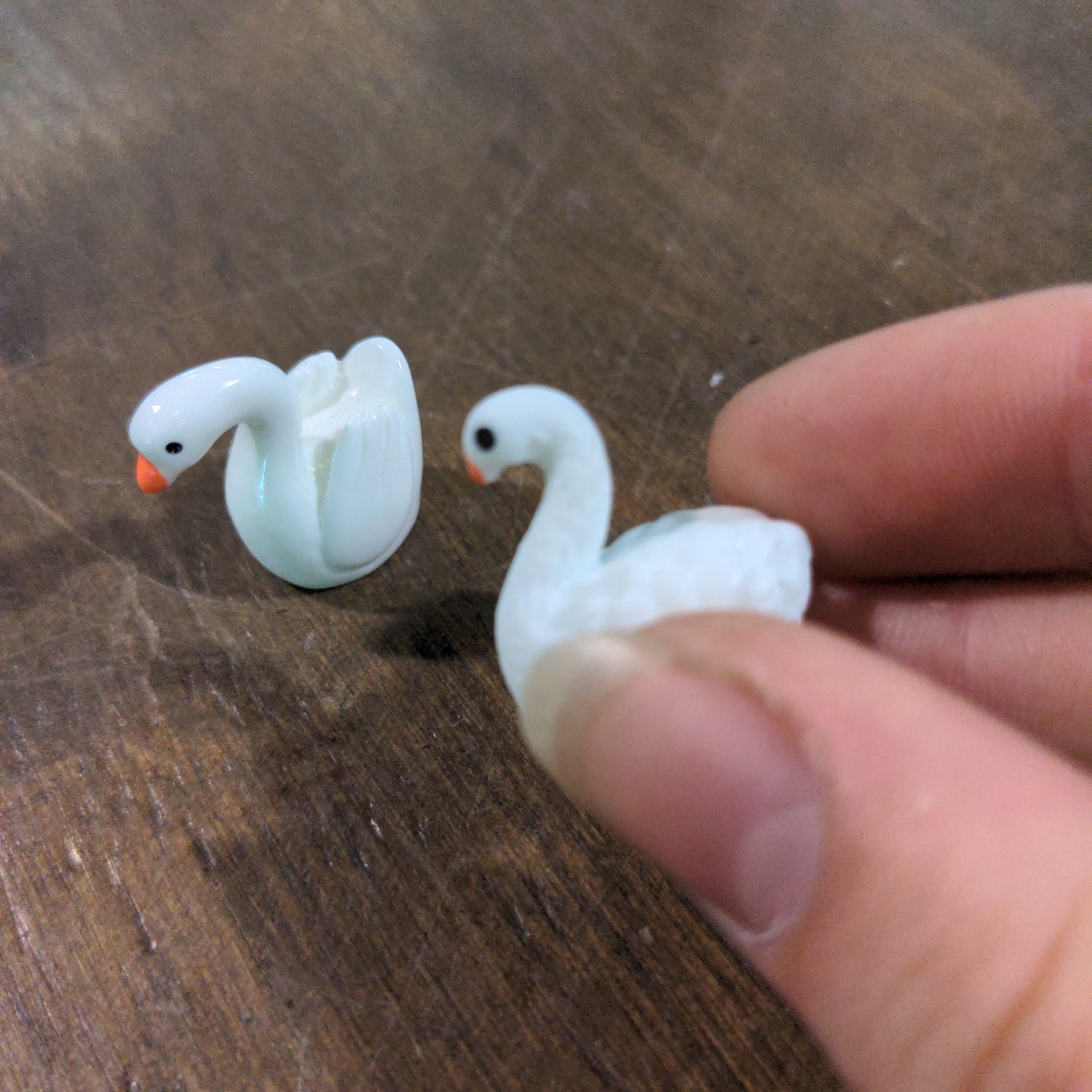 Plastic swan - Urban Sprouts